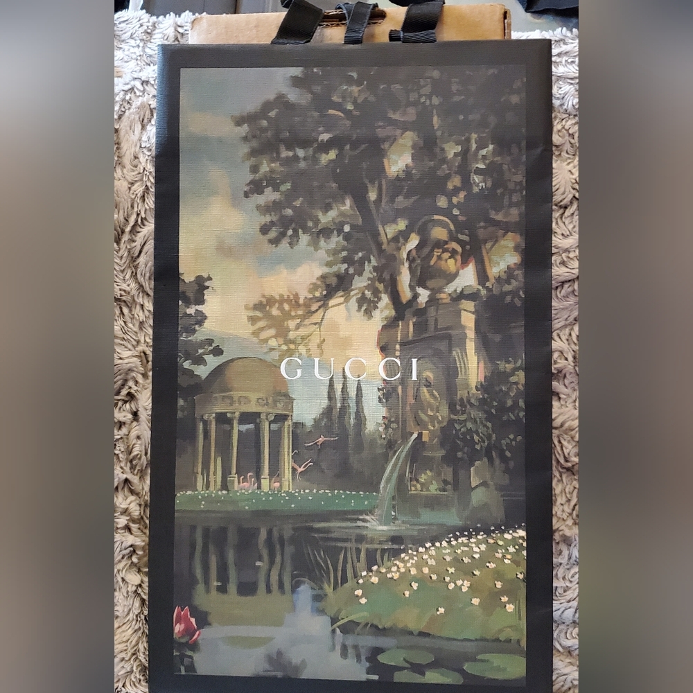 Gucci Limited Edition NEW Shopping Bag 15x9in.Perfect Wall Art!!